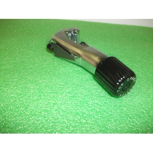 Csővágó Alu és Réz csőhőz 1/8 - 1.1/8 ( 3 - 28 mm )/RENDELÉSRE