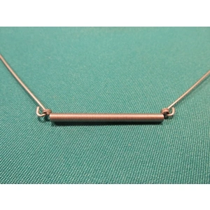 Rugó, üstszájgumi leszorító első (eredeti) INDESIT mosógép 