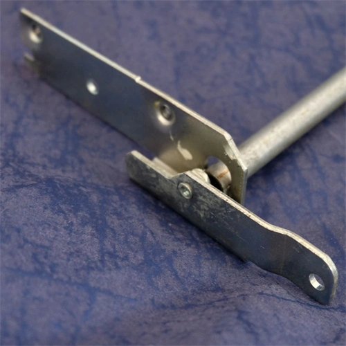 Zsanér ajtó alsó (eredeti) INDESIT mosogatógép / RENDELÉSRE